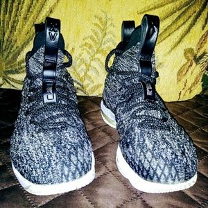 Lebron James Xv Flynit (Boys)